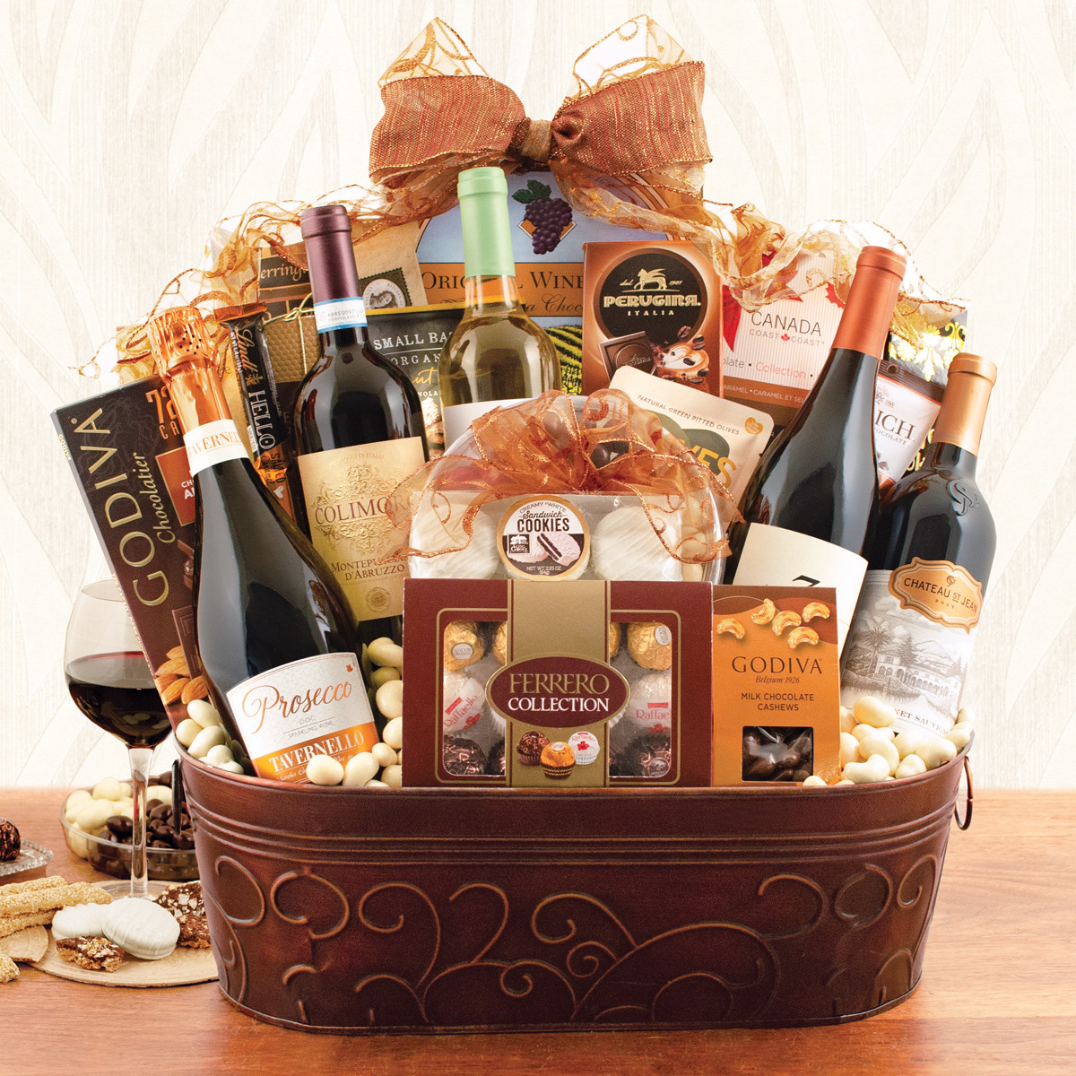 Champagne Celebrations - SendLuv.com Gift Baskets